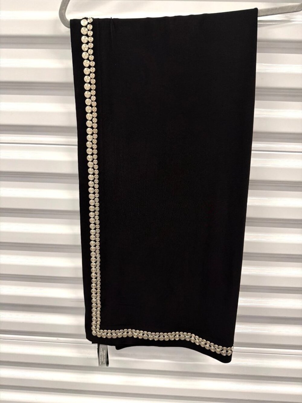 Norma Kamali Studded Ernie Scarf Black Studs NWOT One Size - Picture 10 of 14